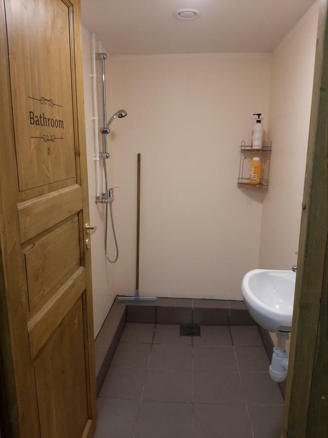 Nova Madise Guesthouse Rannakula  ภายนอก รูปภาพ